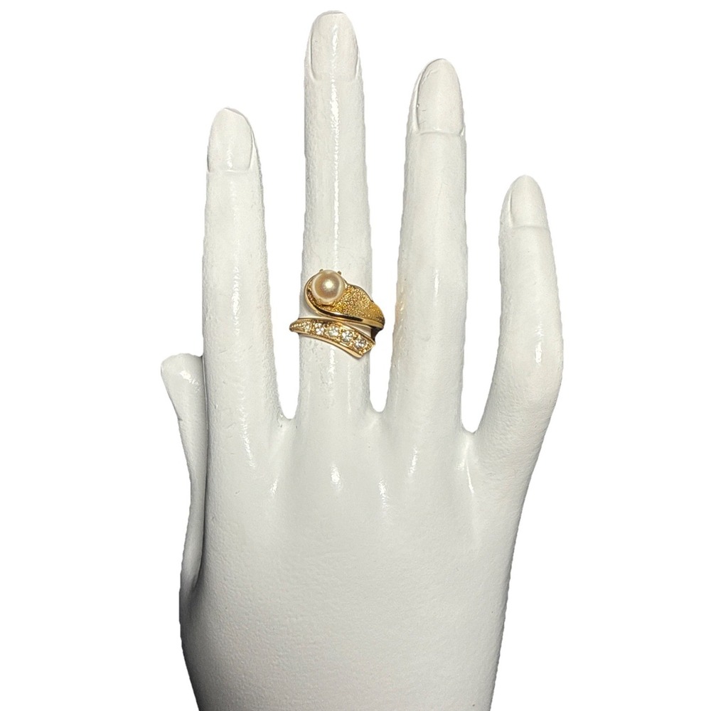 Vintage Park Lane Faux Pearl and Rhinestone Gold Tone Ring J-11Q